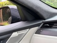 Jaguar F-Pace R-DYNAMIC HSE BLACK 90TH ANNIVERSARY EDITION 8