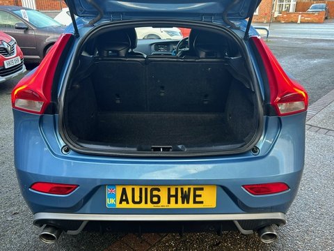 Volvo V40 D2 R-DESIGN 10