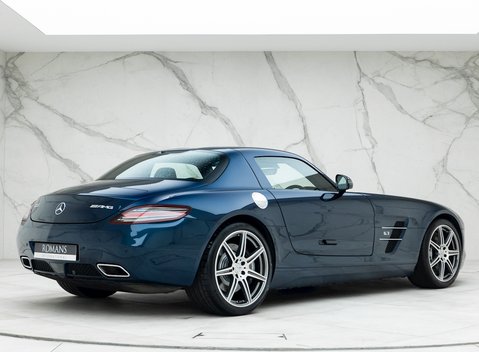 Mercedes-Benz SLS AMG 9