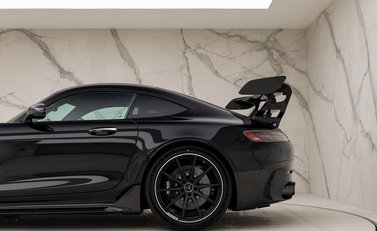 Mercedes-Benz Amg GT Black Series 22