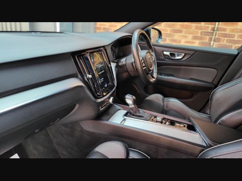 Volvo V60 T4 R-DESIGN PLUS 10
