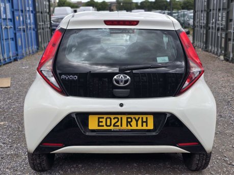 Toyota Aygo 1.0 VVT-i x-play Hatchback 5dr Petrol x-shift Euro 6 (Safety Sense) (71 ps) 7