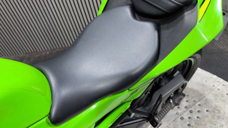 Kawasaki Ninja 2020 ONLY 13K LONG MOT WARRANTY SPORTS BIKE 125CC 18