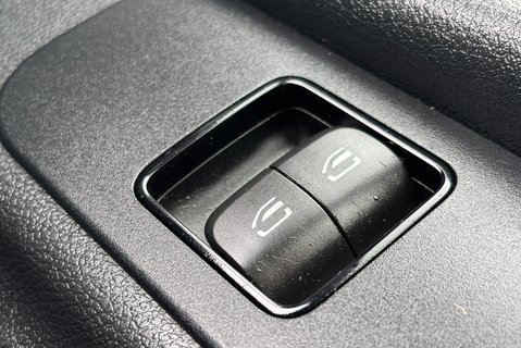 Mercedes-Benz Sprinter 315 Cdi Progressive Luton with Tail Lift 32