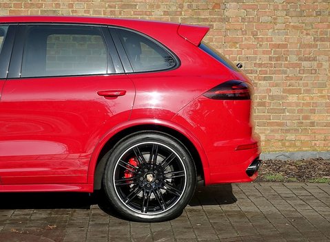 Porsche Cayenne GTS 21
