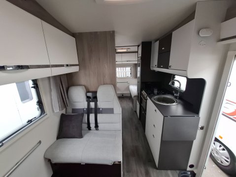 Swift Voyager 475 12