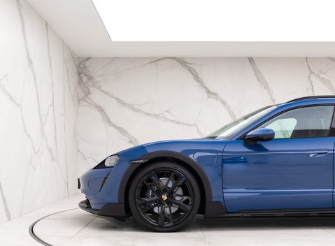 Porsche Taycan 4 CROSS TURISMO 23