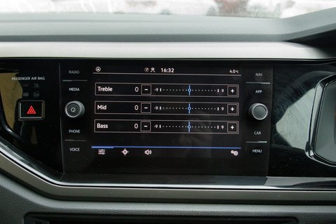 Volkswagen Polo MATCH TSI 28