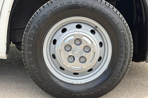 Peugeot Boxer 335 2.2 Hdi 130 ps Crew Cab Tipper - Air Con - Ex MOD 28