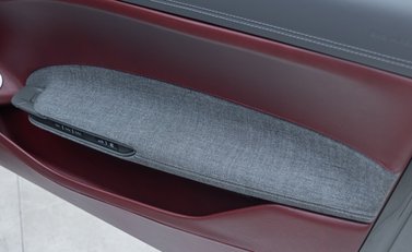 Ferrari GTC4 Lusso V12 TAILOR MADE 40