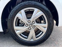 Toyota Yaris ICON HEV CVT 13