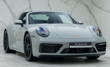 Porsche 911 Targa 4 GTS (992) 12