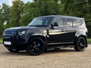 Land Rover Defender V8 1