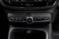 Volvo XC40 B4 R-DESIGN MHEV 35