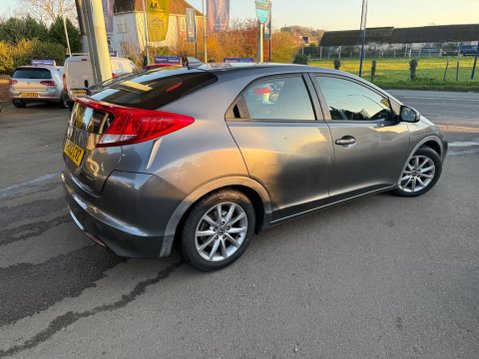 Honda Civic 1.8 i-VTEC ES Auto Euro 5 5dr 9