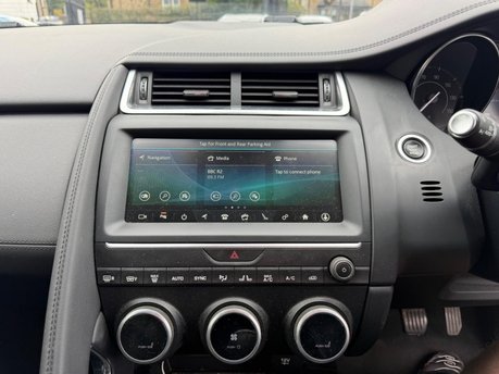 Jaguar E-Pace S 17
