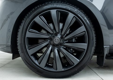 Land Rover Range Rover P530 SV