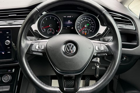 Volkswagen Touran SEL TSI DSG AUTOMATIC - 7 SEATS - ADAPTIVE CRUISE -DEMO +1 OWNER -FVWSH 31