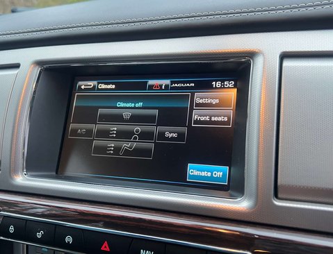 Jaguar XF 2.2d Portfolio Saloon 4dr Diesel Auto Euro 5 (s/s) (200 ps) 28