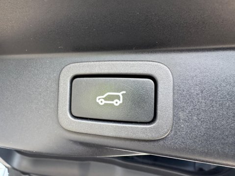 Land Rover Range Rover Sport 3.0 SD V6 Autobiography Dynamic Auto 4WD Euro 6 (s/s) 5dr 48