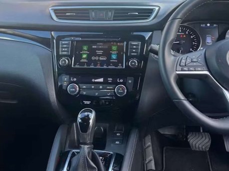 Nissan Qashqai 1.3 DIG-T N-Connecta SUV 5dr Petrol DCT Auto Euro 6 (s/s) (160 ps) 7