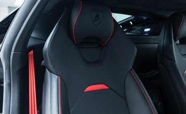Lamborghini Huracan LP640-4 EVO 16