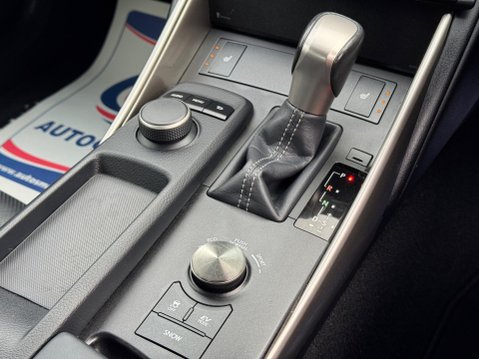 Lexus Is 2.5 300h Executive Edition E-CVT Euro 6 (s/s) 4dr 24