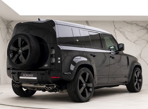 Land Rover Defender 110 V8 Bond Edition 7