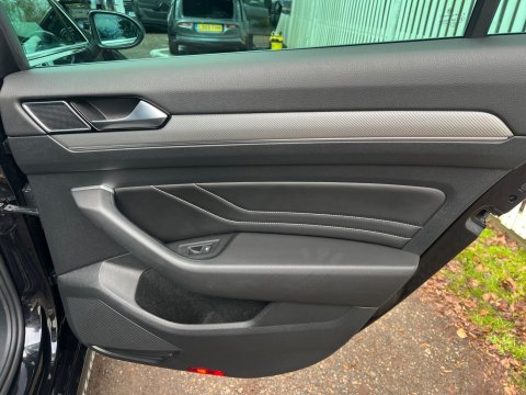 Volkswagen Passat R-LINE TDI 4MOTION DSG 50