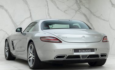 Mercedes-Benz SLS AMG 3
