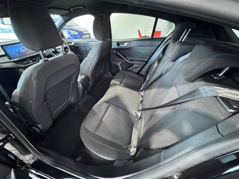 Ford Focus 1.0T EcoBoost ST-Line Euro 6 (s/s) 5dr 24