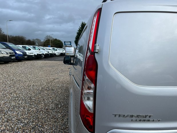 Ford Transit Connect SWB L1H1 Limited 200 Air Con Alloys Camera Sensors EURO 6 NO VAT 24