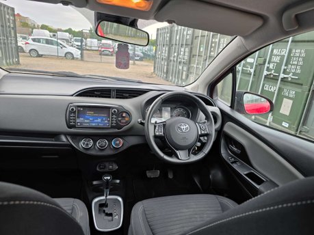 Toyota Yaris 1.5 VVT-i Icon Hatchback 5dr Petrol CVT Euro 6 (111 ps) 47