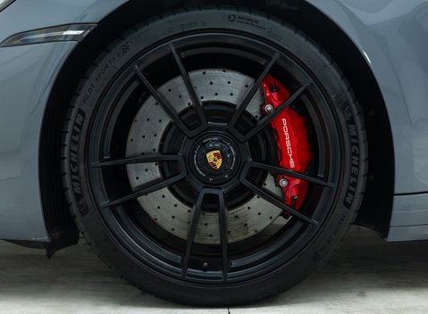 Porsche 911 Targa 4 GTS (992) 30