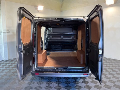 Renault Trafic ENERGY 27 Premier Edition SWB Standard Roof Euro 6 (s/s) 4dr 7