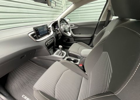 Kia Ceed 1.5T GDi ISG 2 7
