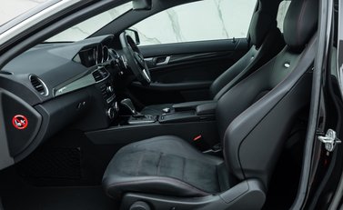 Mercedes-Benz C63 AMG Black Series 17