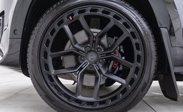 Land Rover Defender 110 V8 P525 URBAN XRS 32