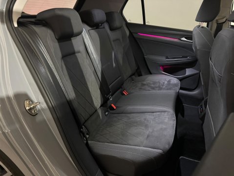 Volkswagen Golf STYLE ETSI DSG 16