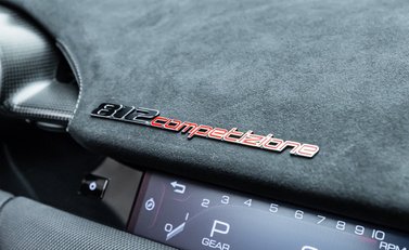 Ferrari 812 Competizione 22