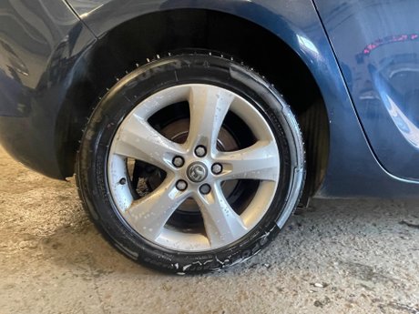 Vauxhall Astra 2.0 CDTi SRi Auto Euro 5 5dr 23