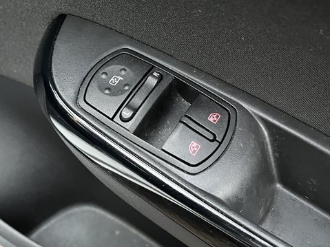 Vauxhall Corsa 1.4 SE Nav 5dr 19