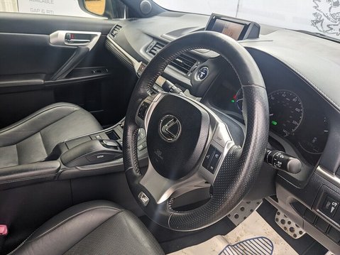 Lexus CT 200H F SPORT 19