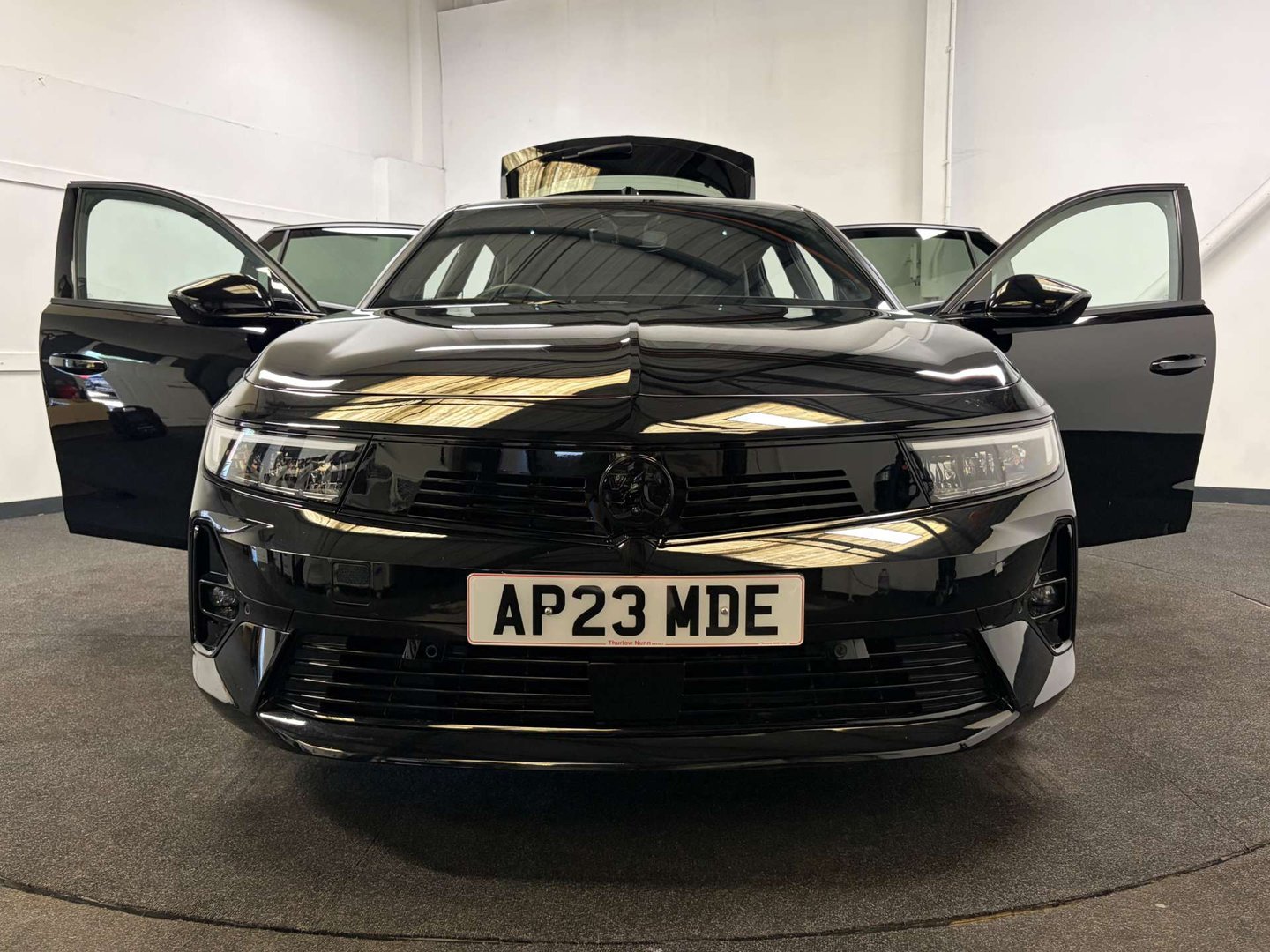2023 Vauxhall Astra — image 9