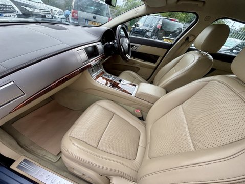Jaguar XF PREMIUM LUXURY V6 STUNNING EXAMPLE FSH 3