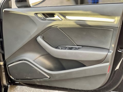 Audi A3 TFSI Sportback Tronic quattro 42