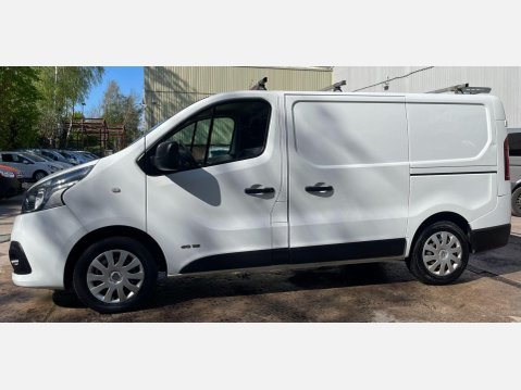 Renault Trafic 1.6 dCi 27 Business+ Panel Van 5dr Diesel Manual SWB Standard Roof Euro 5 ( 17