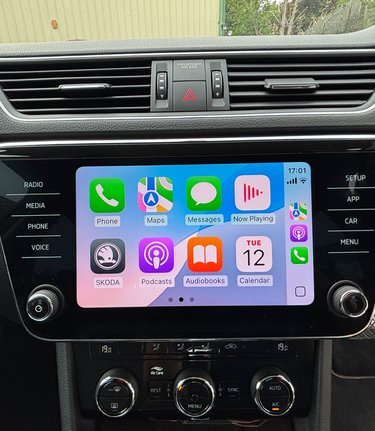 Skoda Superb SE TSI AUTOMATIC. 1 PREVIOUS KEEPER.. APPLE PLAY.. 5 MAIN DEALER SERVICE 3