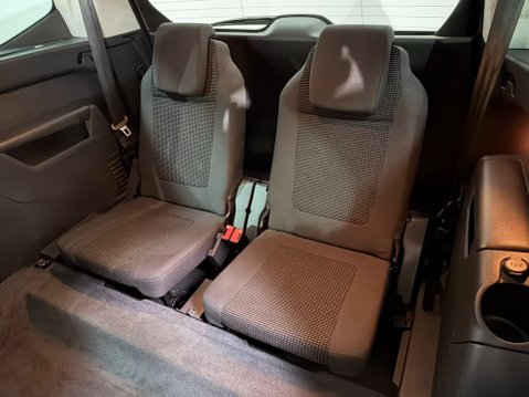 Peugeot 5008 1.6 BLUEHDI S/S ALLURE AUTOMATIC 21