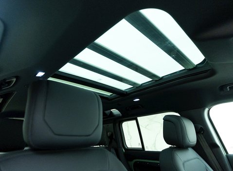 Land Rover Defender 110 75th Anniversary P400e 11